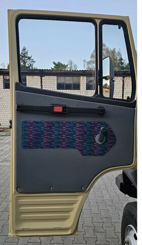 캠핑 밴 MERCEDES-BENZ 814 DA T2 Vario 4x4 Allrad... : 사진 13 캠핑 밴 MERCEDES-BENZ 814 DA T2 Vario 4x4 Allrad... : 사진 13