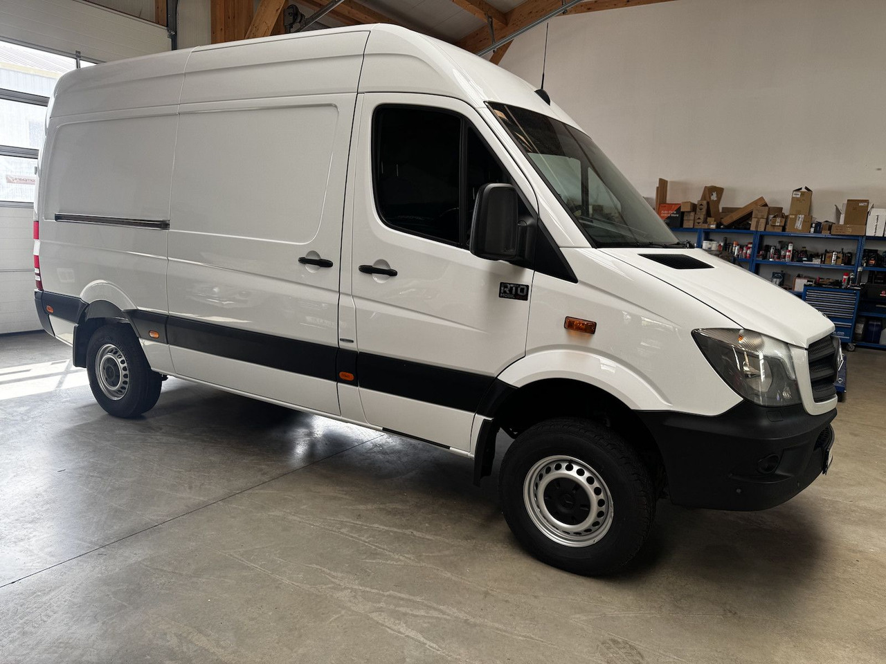 Mercedes-Benz Sprinter 319 CDI 4x4 3.0 V6 Untersetzung 1a! - 캠핑 밴 : 사진 4 Mercedes-Benz Sprinter 319 CDI 4x4 3.0 V6 Untersetzung 1a! - 캠핑 밴 : 사진 4