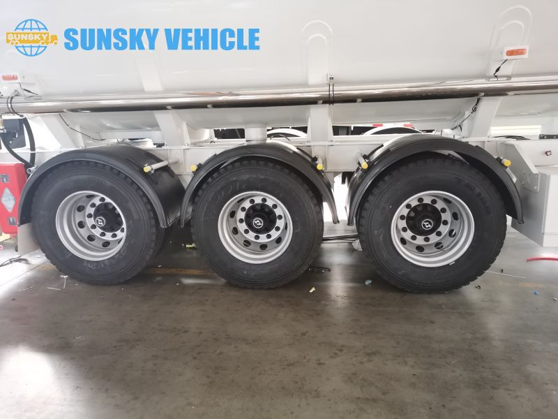 SUNSKY Fuel Tanker for sale - 유조 세미 트레일러 : 사진 4 SUNSKY Fuel Tanker for sale - 유조 세미 트레일러 : 사진 4