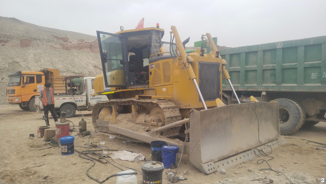 XCMG D170 used small bulldozer dozer hydraulic price - 불도저 : 사진 3 XCMG D170 used small bulldozer dozer hydraulic price - 불도저 : 사진 3