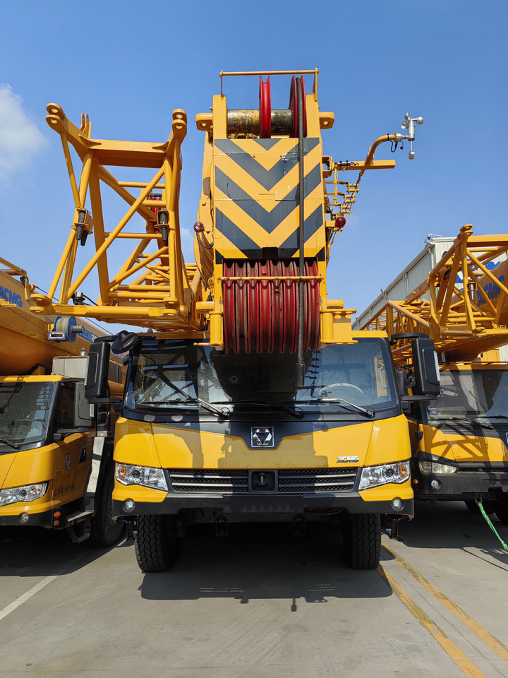XCMG Factory Second Hand Mobile Truck Crane QAY200 200 Ton All Terrain Cranes In Good Condition - 전천후 지형 크레인 : 사진 4 XCMG Factory Second Hand Mobile Truck Crane QAY200 200 Ton All Terrain Cranes In Good Condition - 전천후 지형 크레인 : 사진 4