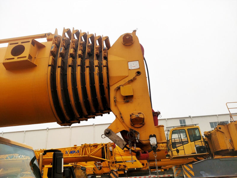 XCMG Official 130t Second Hand All Terrain Mobile Crane XCA130L8C Hydraulic Arm Crane Price List - 전천후 지형 크레인 : 사진 5 XCMG Official 130t Second Hand All Terrain Mobile Crane XCA130L8C Hydraulic Arm Crane Price List - 전천후 지형 크레인 : 사진 5