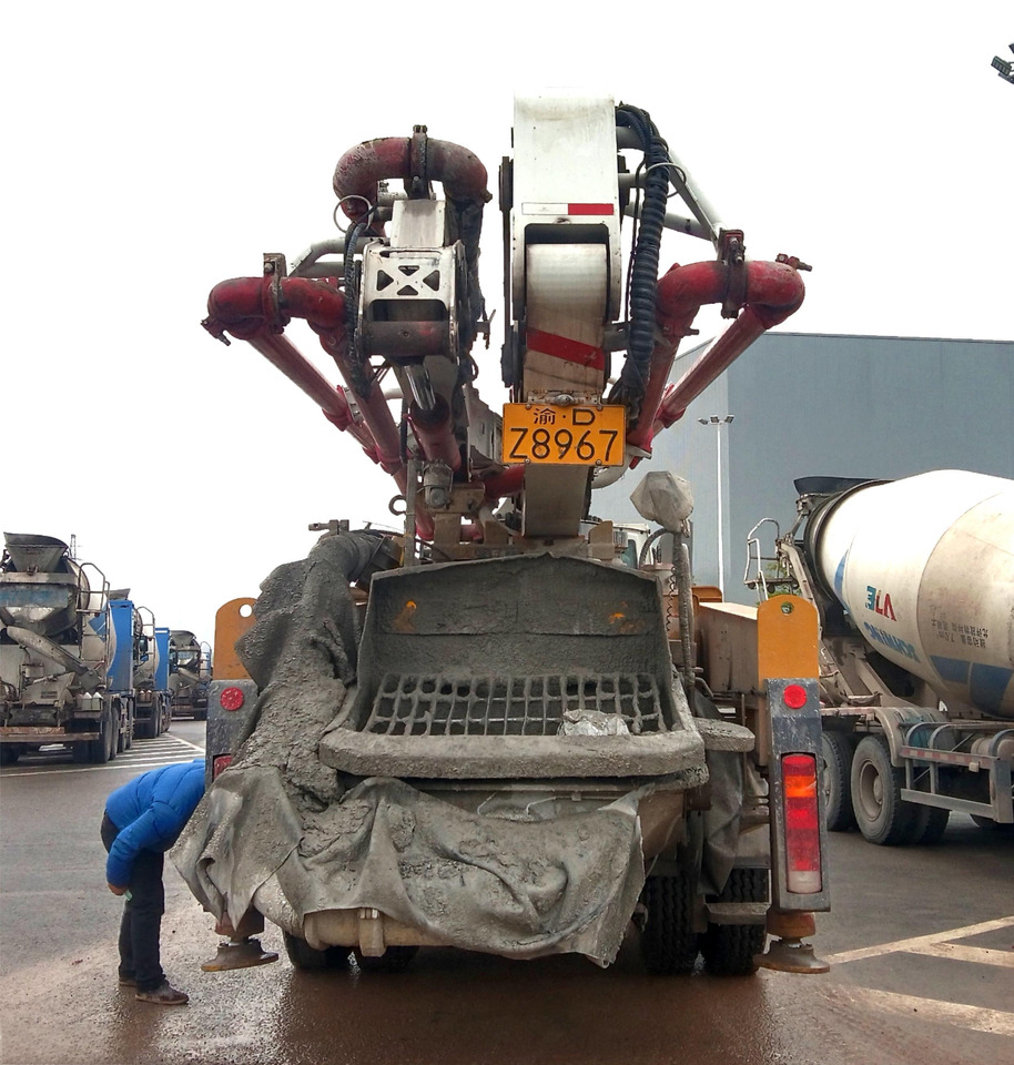 XCMG Official Concrete Machinery HB37V 37m Used Concrete Pump Truck With High Quality - 콘크리트 펌프 트럭 : 사진 4 XCMG Official Concrete Machinery HB37V 37m Used Concrete Pump Truck With High Quality - 콘크리트 펌프 트럭 : 사진 4