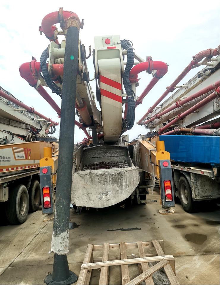 XCMG Official HB52V Used Mobile Concrete Pump 52m Truck Mounted Concrete Pump Price - 콘크리트 펌프 트럭 : 사진 5 XCMG Official HB52V Used Mobile Concrete Pump 52m Truck Mounted Concrete Pump Price - 콘크리트 펌프 트럭 : 사진 5