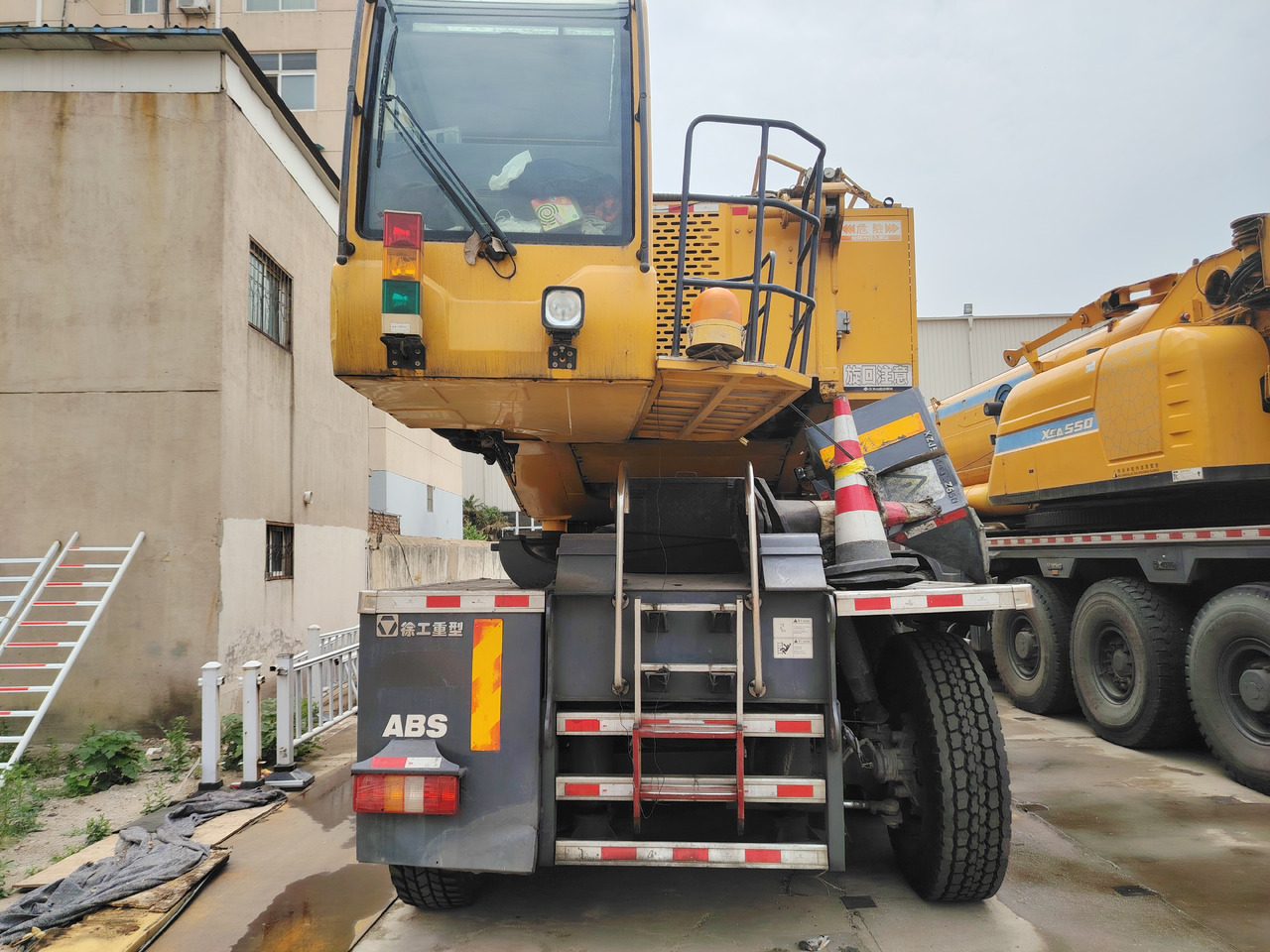 XCMG Official Second Hand Construction Big Crane QAY650A 650 Tons All Terrain Cranes With Good Condition - 전천후 지형 크레인 : 사진 5 XCMG Official Second Hand Construction Big Crane QAY650A 650 Tons All Terrain Cranes With Good Condition - 전천후 지형 크레인 : 사진 5