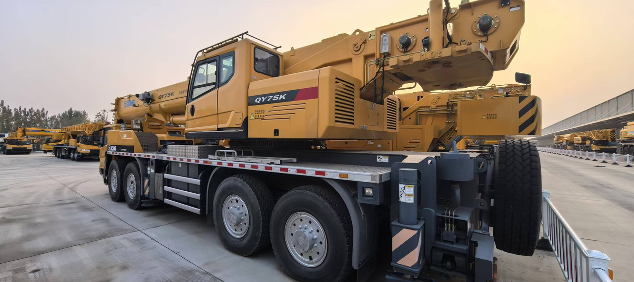 XCMG Official Second Hand Hydraulic Truck Crane QY75K 75ton Mobile Crane For Sale - 모바일 크레인 : 사진 2 XCMG Official Second Hand Hydraulic Truck Crane QY75K 75ton Mobile Crane For Sale - 모바일 크레인 : 사진 2
