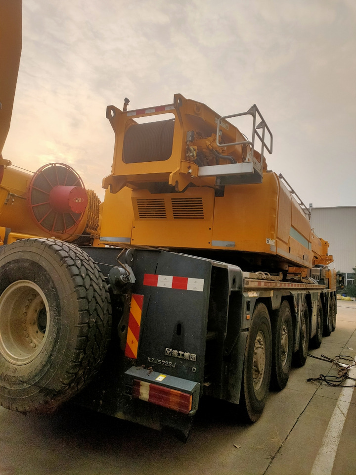 XCMG Official Second Hand Truck Cranes XCA300_1 300 Ton Mobile Crane Price - 전천후 지형 크레인 : 사진 2 XCMG Official Second Hand Truck Cranes XCA300_1 300 Ton Mobile Crane Price - 전천후 지형 크레인 : 사진 2