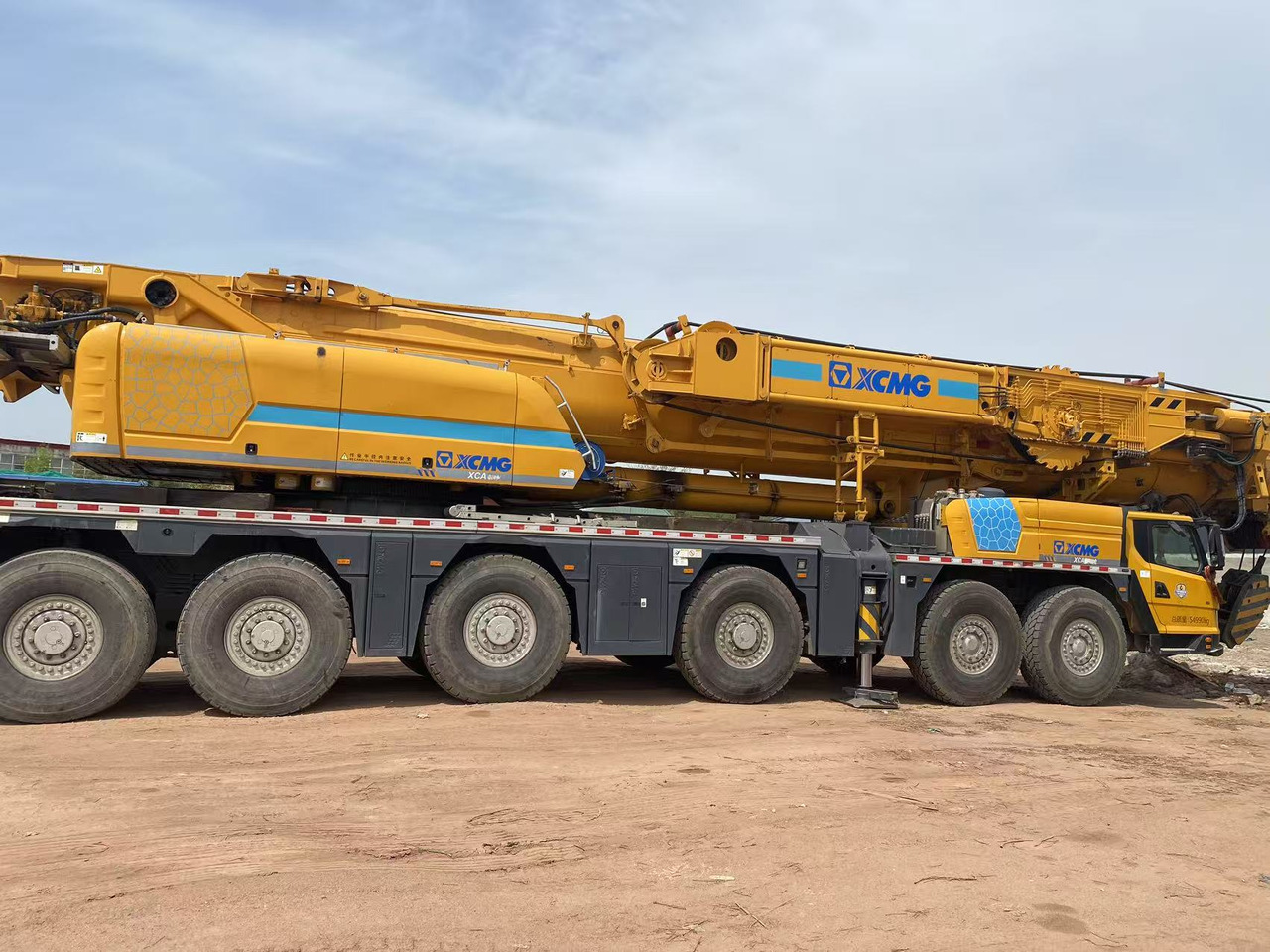 XCMG Official Used All Terrain Crane XCA300-1 300 Ton Mobile Crane Price - 전천후 지형 크레인 : 사진 4 XCMG Official Used All Terrain Crane XCA300-1 300 Ton Mobile Crane Price - 전천후 지형 크레인 : 사진 4