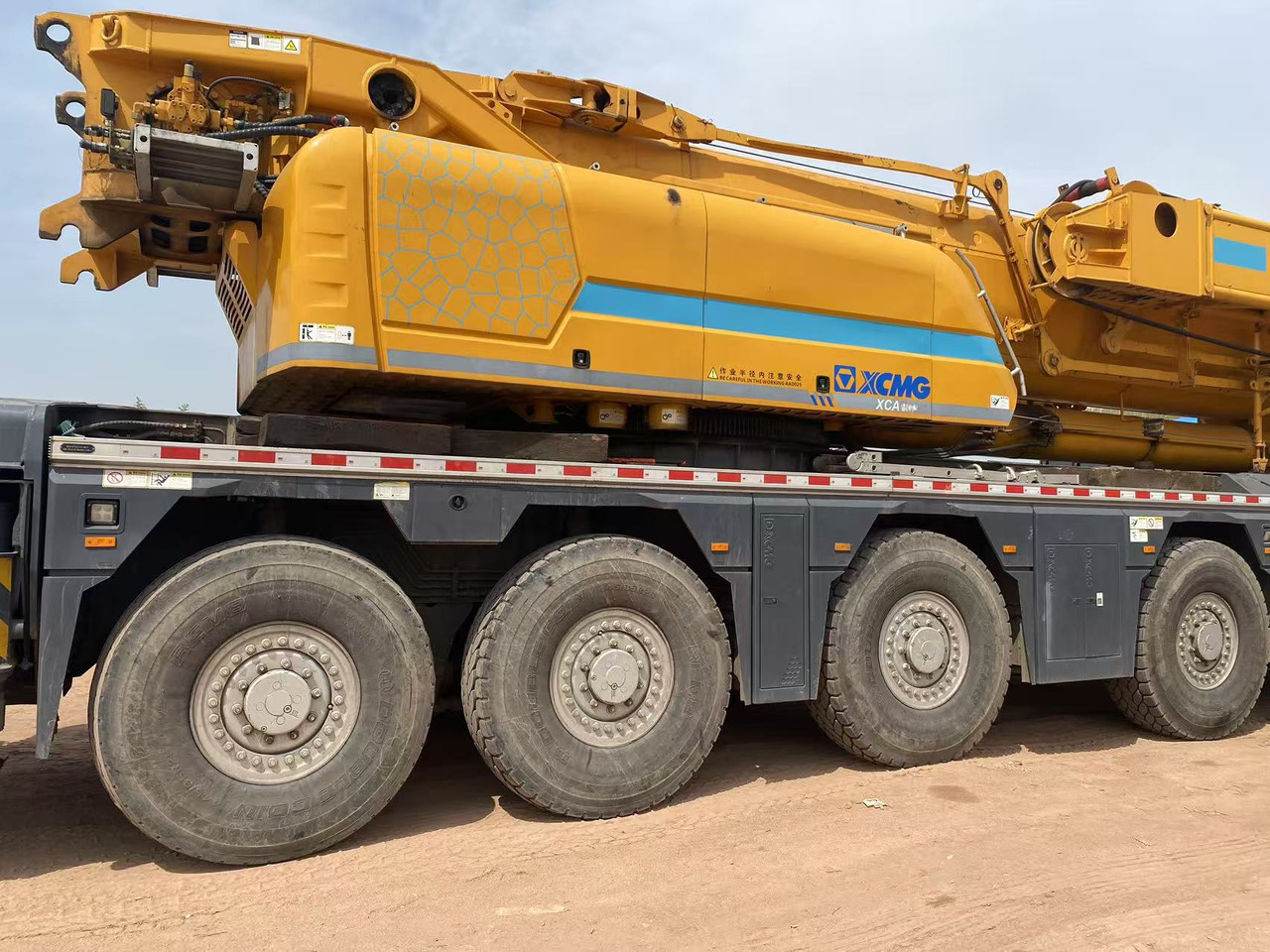 XCMG Official Used All Terrain Crane XCA300-1 300 Ton Mobile Crane Price - 전천후 지형 크레인 : 사진 5 XCMG Official Used All Terrain Crane XCA300-1 300 Ton Mobile Crane Price - 전천후 지형 크레인 : 사진 5