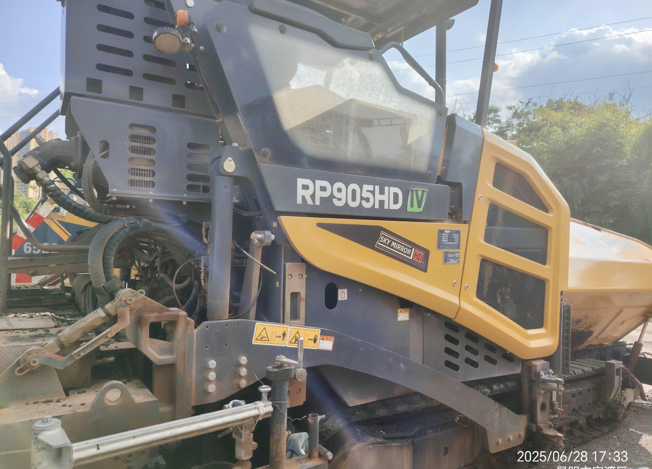 XCMG RP905HDIV used hydraulic mobile asphalt paver - 아스팔트 포장기 : 사진 3 XCMG RP905HDIV used hydraulic mobile asphalt paver - 아스팔트 포장기 : 사진 3
