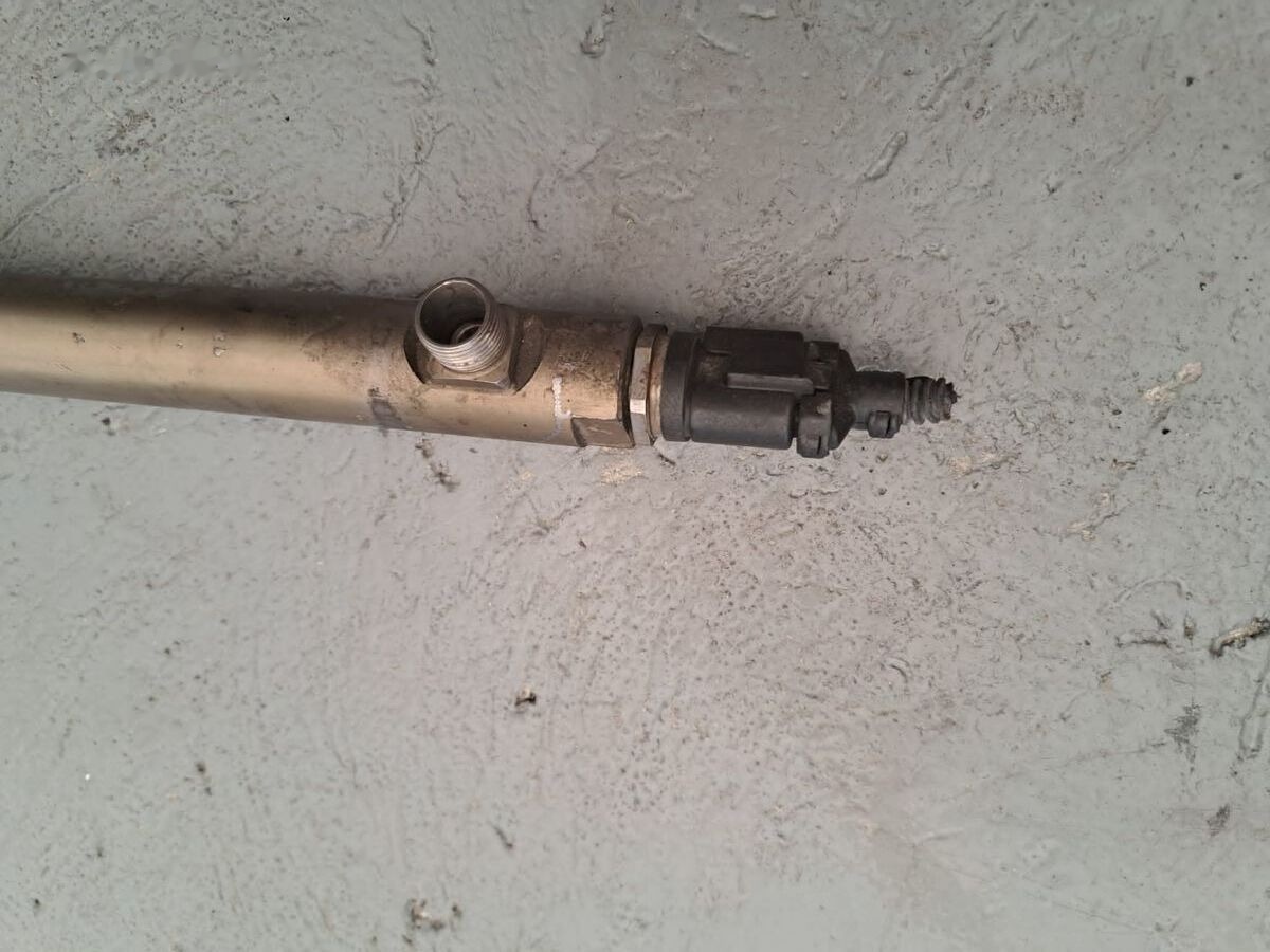 Commonrail pressure pipe Mercedes-Benz ACTROS MP4 A4710780245 Mercedes-Benz ACTROS MP4 truck - 연료 시스템 트럭 용 : 사진 3 Commonrail pressure pipe Mercedes-Benz ACTROS MP4 A4710780245 Mercedes-Benz ACTROS MP4 truck - 연료 시스템 트럭 용 : 사진 3