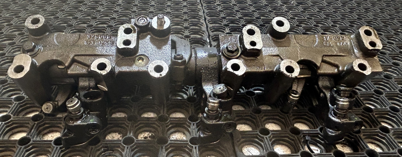 DAF VALVE LEVER ARMS KEYBOARD MX XF 480 - 밸브 : 사진 2 DAF VALVE LEVER ARMS KEYBOARD MX XF 480 - 밸브 : 사진 2