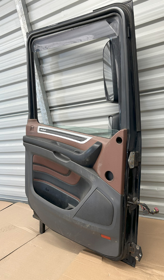 DAF XF 106 DOOR LEFT WITH MIRROR - 도어 및 부품 : 사진 5 DAF XF 106 DOOR LEFT WITH MIRROR - 도어 및 부품 : 사진 5