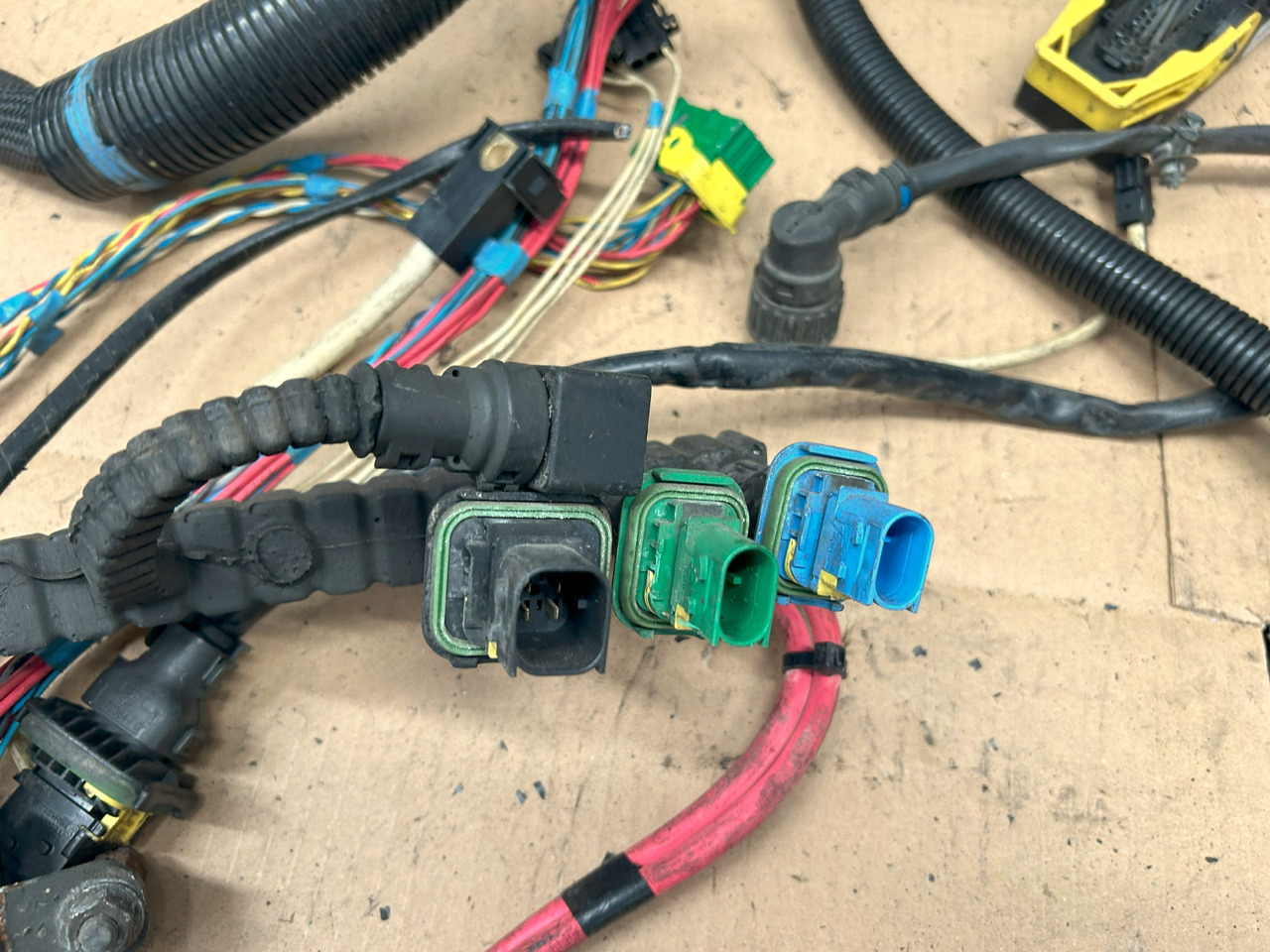 DAF XF 106 J3C ENGINE WIRING HARNESS - 케이블/ 와이어 하니스 : 사진 2 DAF XF 106 J3C ENGINE WIRING HARNESS - 케이블/ 와이어 하니스 : 사진 2