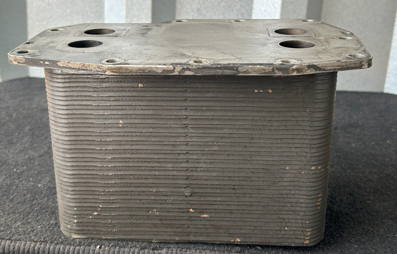 DAF XF 106 MX-11 44 OIL COOLER - 오일 쿨러 : 사진 3 DAF XF 106 MX-11 44 OIL COOLER - 오일 쿨러 : 사진 3