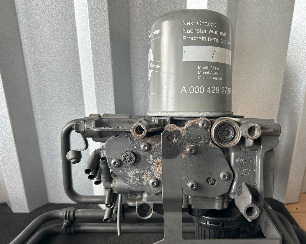 MERCEDES-BENZ ACTROS MP4 EAPU AIR DRYER WITH COIL - 브레이크 부품 트럭 용 : 사진 2 MERCEDES-BENZ ACTROS MP4 EAPU AIR DRYER WITH COIL - 브레이크 부품 트럭 용 : 사진 2