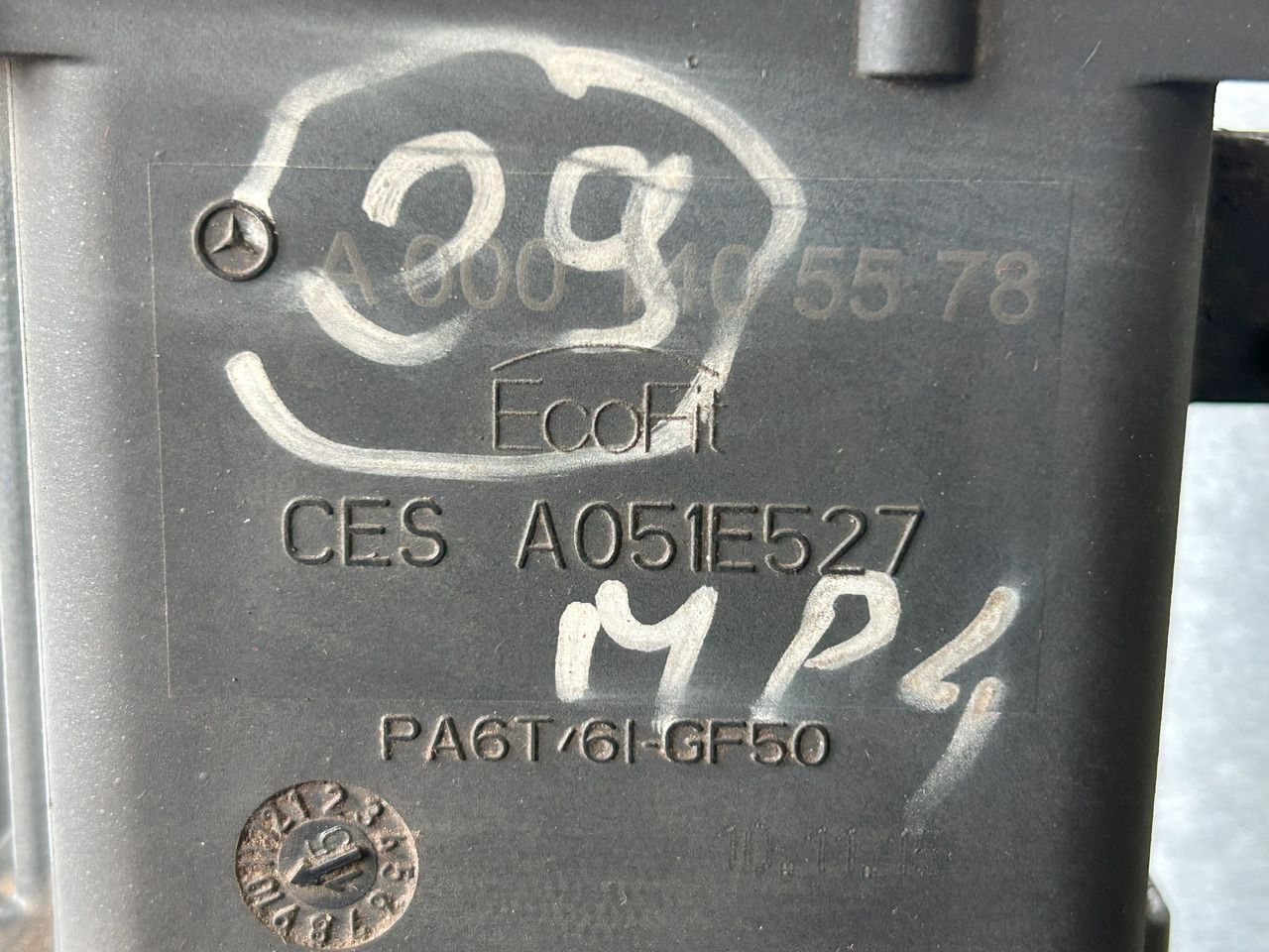 MERCEDES-BENZ AROCS MP4 ADBLUE PUMP - 배기 시스템 트럭 용 : 사진 2 MERCEDES-BENZ AROCS MP4 ADBLUE PUMP - 배기 시스템 트럭 용 : 사진 2