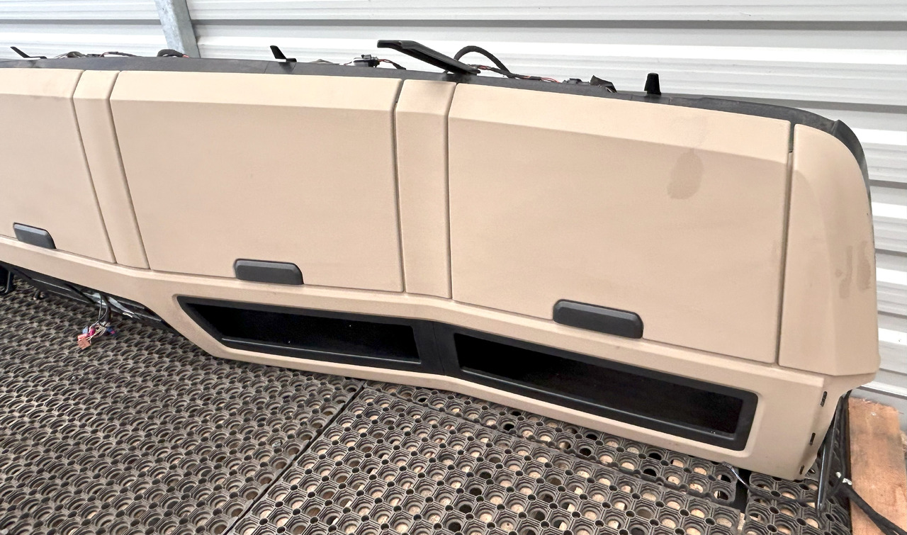 MERCEDES-BENZ UPPER COCKPIT STORAGE COMPARTMENTS SHELVES SHELF STORAGE COMPARTMENT GIGA SPACE CAB - 운전실 및 내부 : 사진 4 MERCEDES-BENZ UPPER COCKPIT STORAGE COMPARTMENTS SHELVES SHELF STORAGE COMPARTMENT GIGA SPACE CAB - 운전실 및 내부 : 사진 4