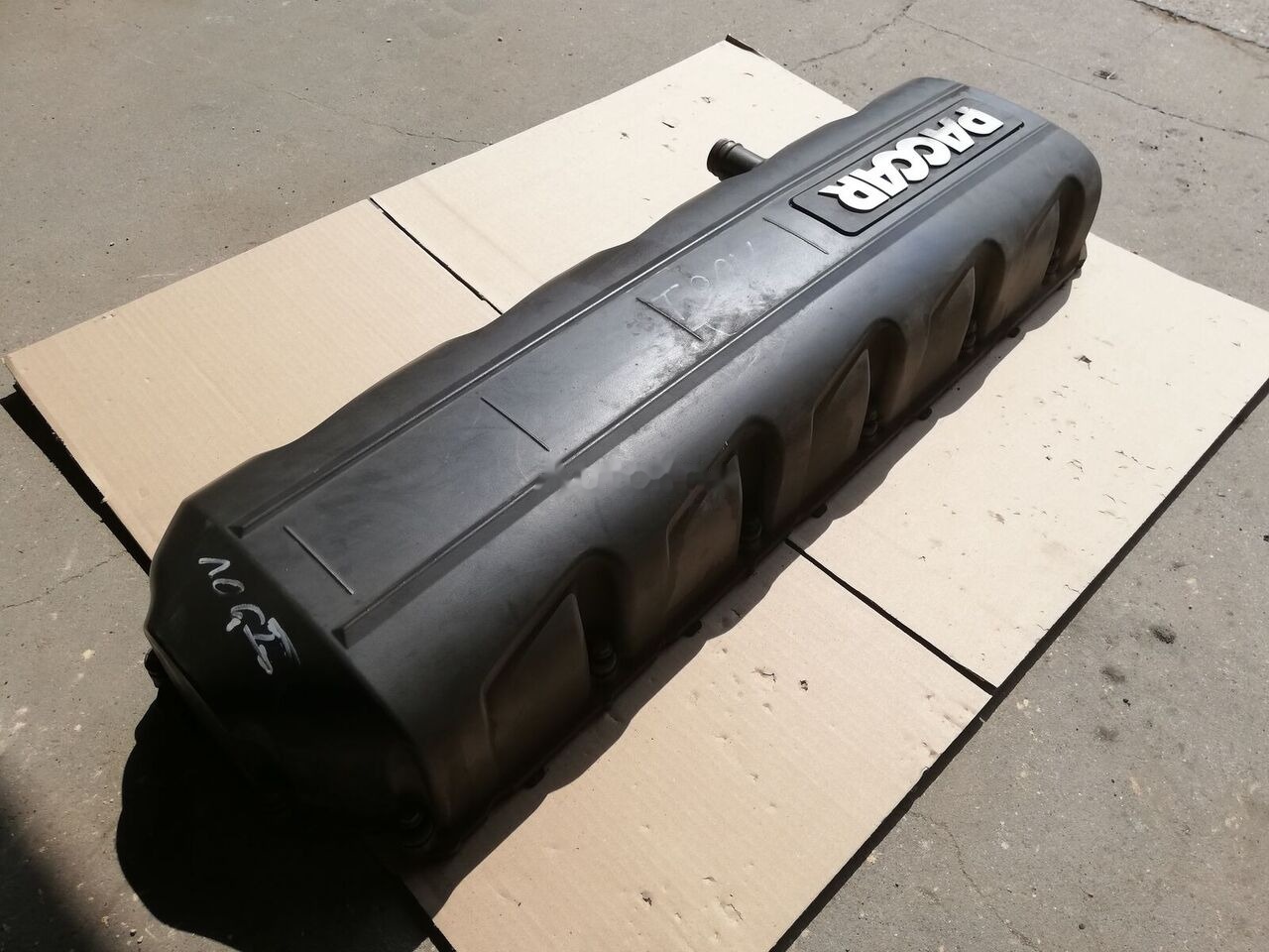 Pokrywa Osłona Głowicy Silnika Zaworów 1885471 DAF XF 106 truck - 엔진 및 부품 트럭 용 : 사진 4 Pokrywa Osłona Głowicy Silnika Zaworów 1885471 DAF XF 106 truck - 엔진 및 부품 트럭 용 : 사진 4