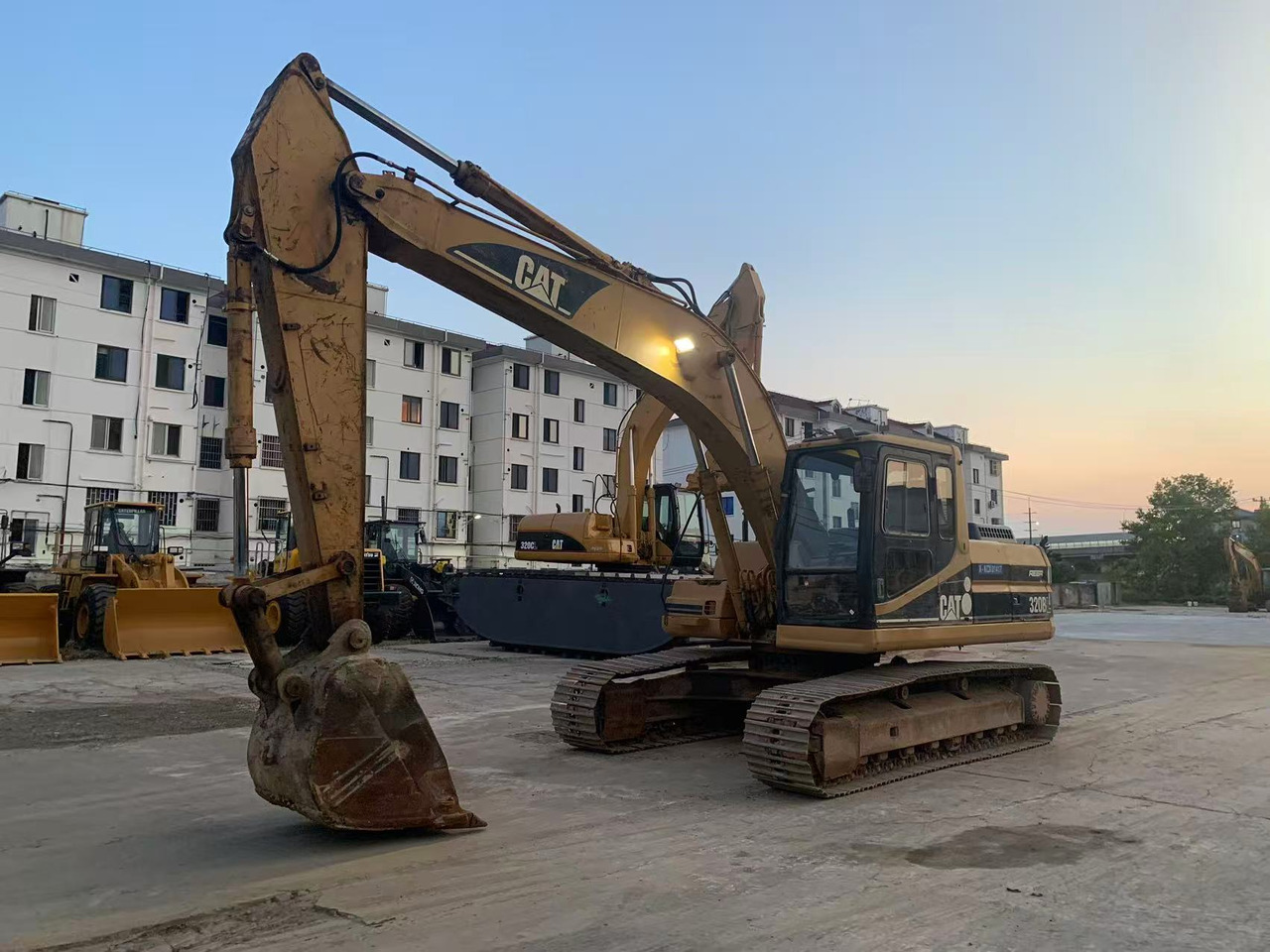 CATERPILLAR Tracked Excavator 20 ton Excavator CAT 320B, 320BL - 크롤러 굴삭기 : 사진 2 CATERPILLAR Tracked Excavator 20 ton Excavator CAT 320B, 320BL - 크롤러 굴삭기 : 사진 2