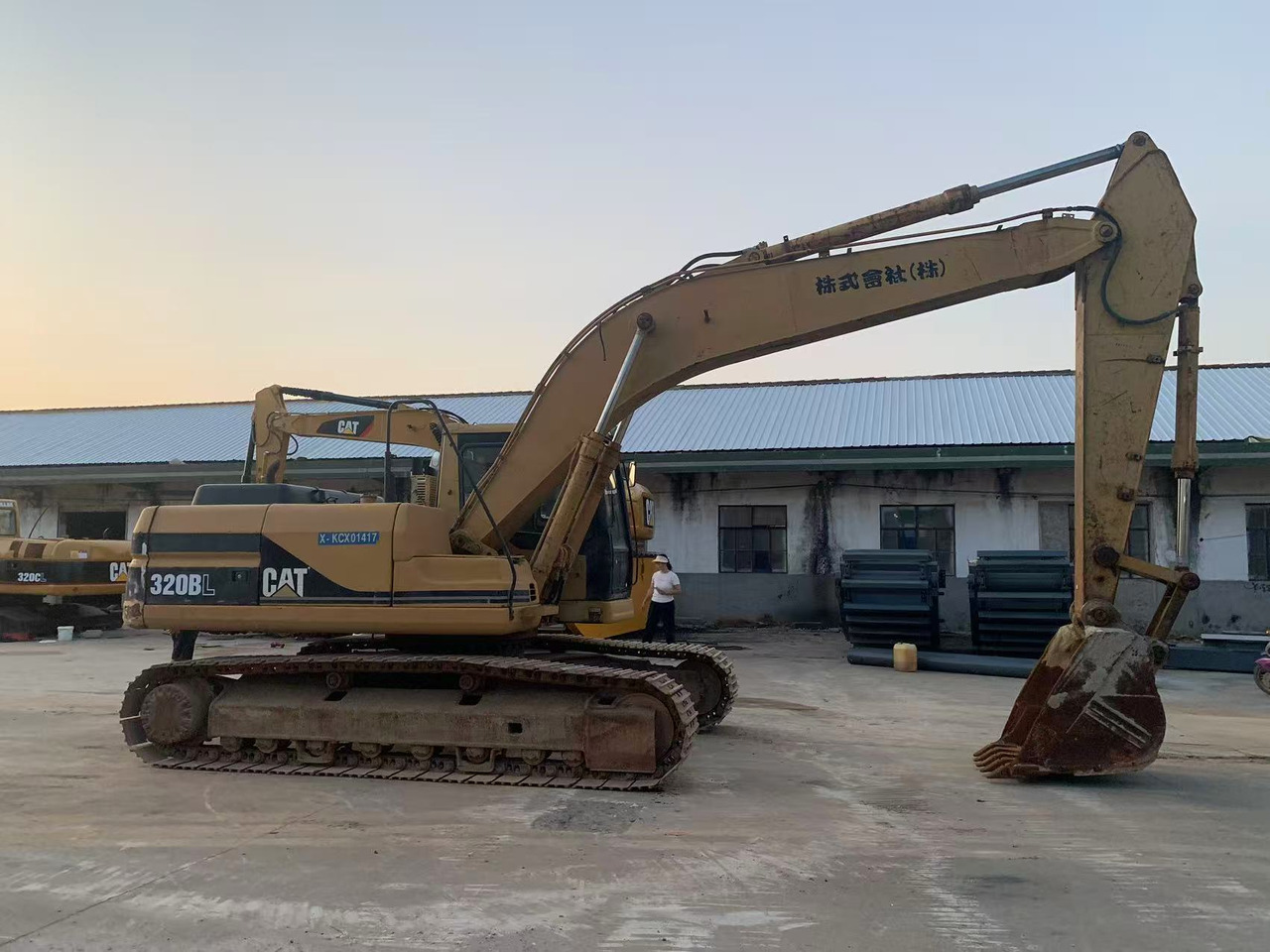 CATERPILLAR Tracked Excavator 20 ton Excavator CAT 320B, 320BL - 크롤러 굴삭기 : 사진 3 CATERPILLAR Tracked Excavator 20 ton Excavator CAT 320B, 320BL - 크롤러 굴삭기 : 사진 3