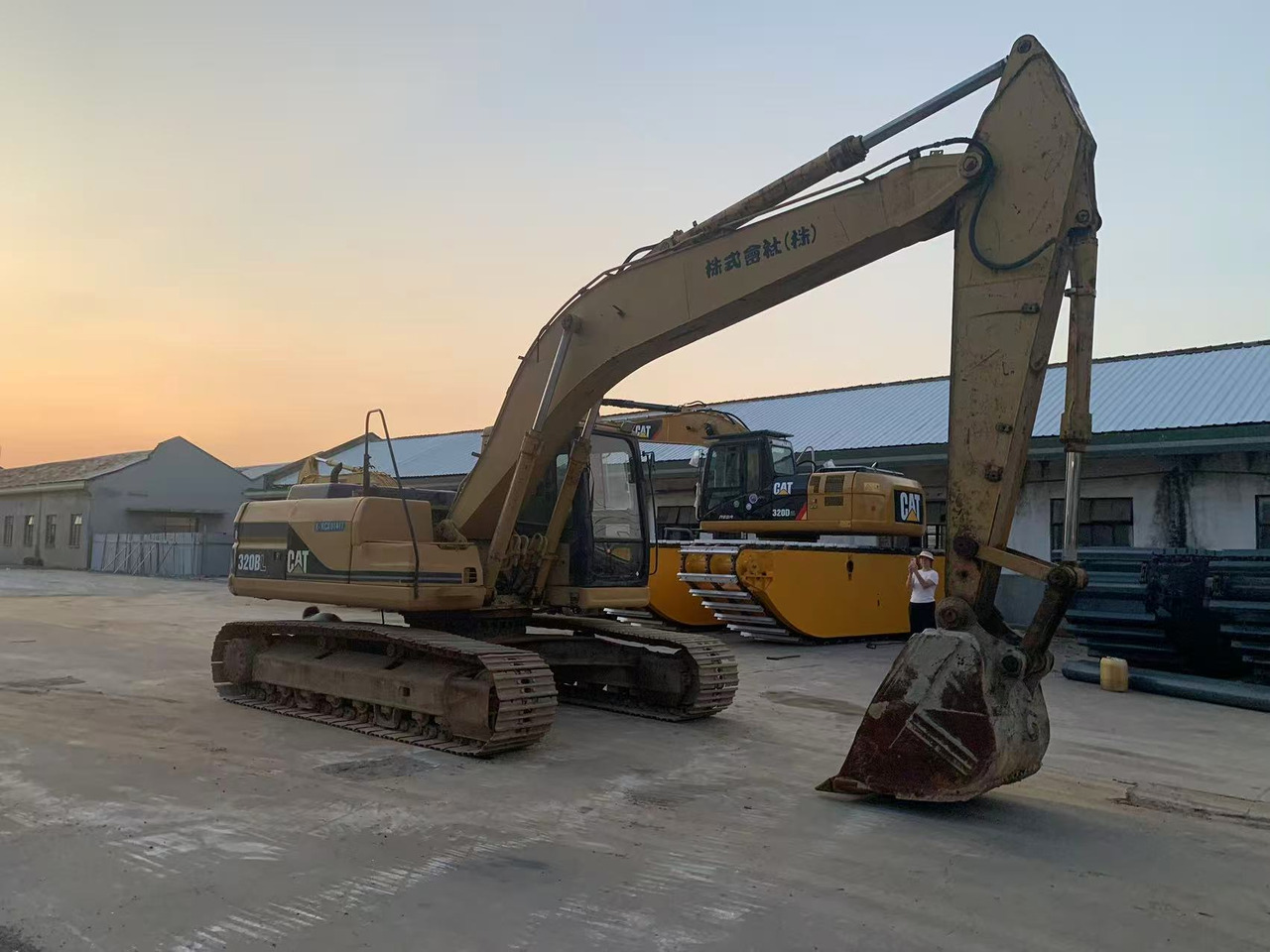 CATERPILLAR Tracked Excavator 20 ton Excavator CAT 320B, 320BL - 크롤러 굴삭기 : 사진 1 CATERPILLAR Tracked Excavator 20 ton Excavator CAT 320B, 320BL - 크롤러 굴삭기 : 사진 1