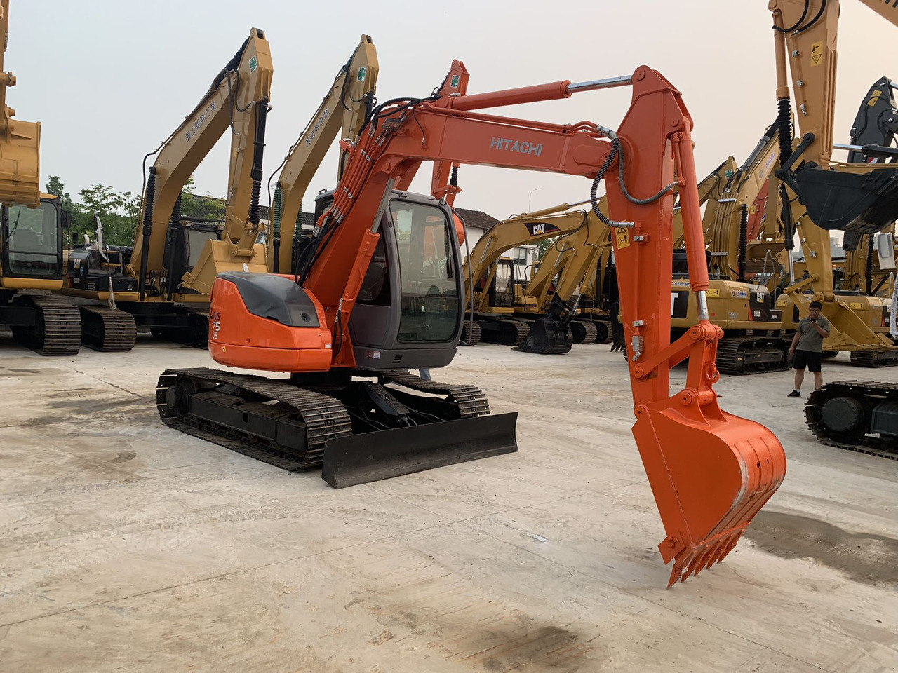 Hitachi Tracked Excavator ZX75 with Blade Dozer - 크롤러 굴삭기 : 사진 5 Hitachi Tracked Excavator ZX75 with Blade Dozer - 크롤러 굴삭기 : 사진 5