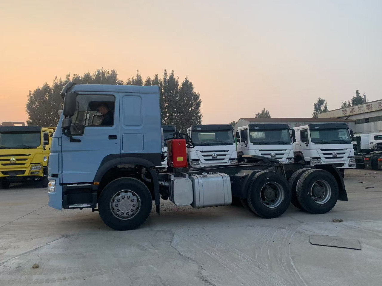 Howo Truck Head Slightly Used 6x4 Howo Tractor Truck 371HP - 트랙터 유닛 : 사진 4 Howo Truck Head Slightly Used 6x4 Howo Tractor Truck 371HP - 트랙터 유닛 : 사진 4