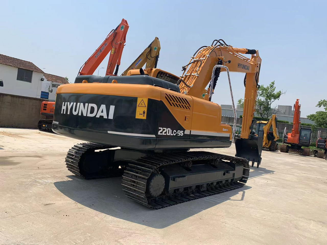 Hyundai 22 ton Excavator 220LC-9S Good Condition Construction Machine - 크롤러 굴삭기 : 사진 4 Hyundai 22 ton Excavator 220LC-9S Good Condition Construction Machine - 크롤러 굴삭기 : 사진 4