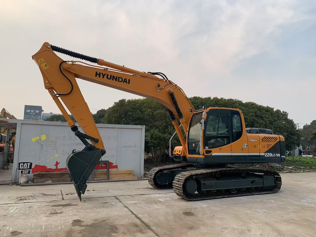 Hyundai Excavator 220LC-9S Secondhand Korea Machine - 크롤러 굴삭기 : 사진 1 Hyundai Excavator 220LC-9S Secondhand Korea Machine - 크롤러 굴삭기 : 사진 1