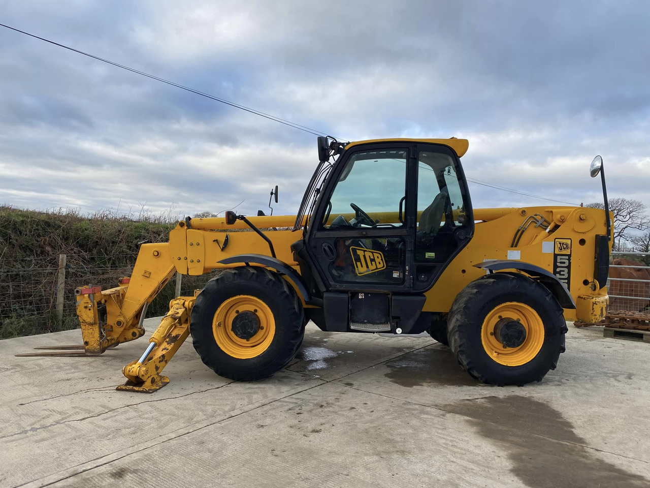 JCB Telehandler 535-5 Original Color 3.5 ton Capacity - 텔레스코픽 핸들러 : 사진 1 JCB Telehandler 535-5 Original Color 3.5 ton Capacity - 텔레스코픽 핸들러 : 사진 1