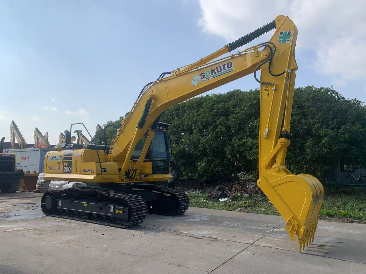 Komatsu Excavator PC200, PC210, PC220 Japan Origin Construction Machine - 크롤러 굴삭기 : 사진 2 Komatsu Excavator PC200, PC210, PC220 Japan Origin Construction Machine - 크롤러 굴삭기 : 사진 2
