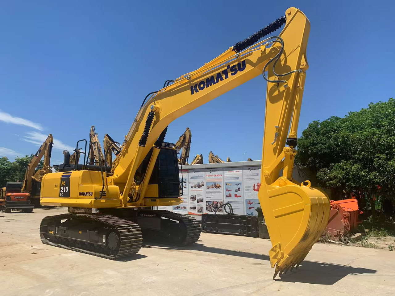 Komatsu PC210 Tracked Excavator 21 ton Construction Excavator - 크롤러 굴삭기 : 사진 2 Komatsu PC210 Tracked Excavator 21 ton Construction Excavator - 크롤러 굴삭기 : 사진 2