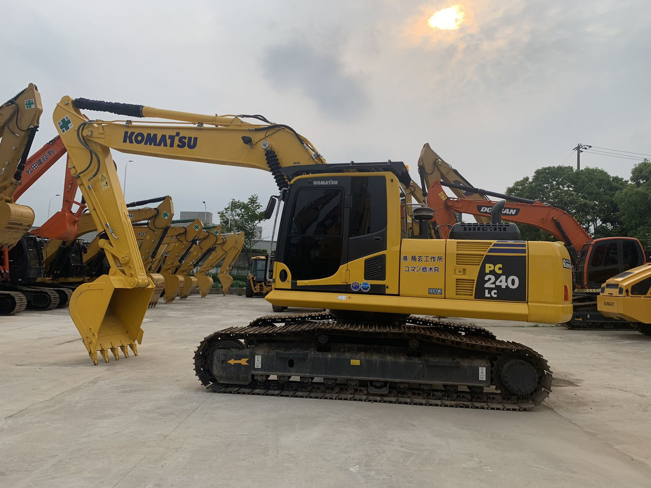 Komatsu PC240, PC220 Secondhand Excavator Good Price - 크롤러 굴삭기 : 사진 4 Komatsu PC240, PC220 Secondhand Excavator Good Price - 크롤러 굴삭기 : 사진 4
