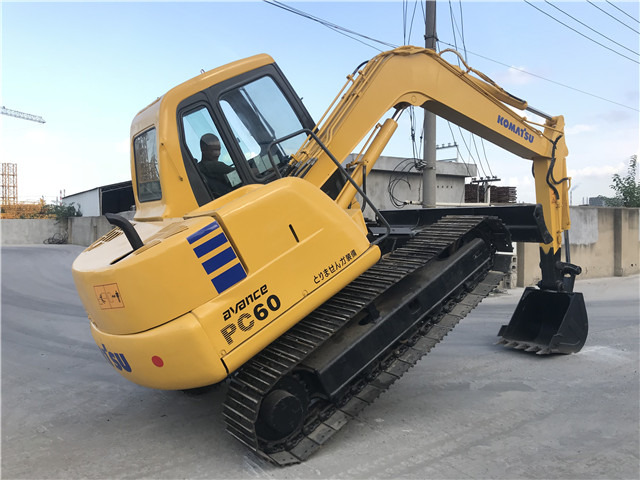 Komatsu PC60 Excavator 6 ton Small Digger Made in Japan - 크롤러 굴삭기 : 사진 3 Komatsu PC60 Excavator 6 ton Small Digger Made in Japan - 크롤러 굴삭기 : 사진 3