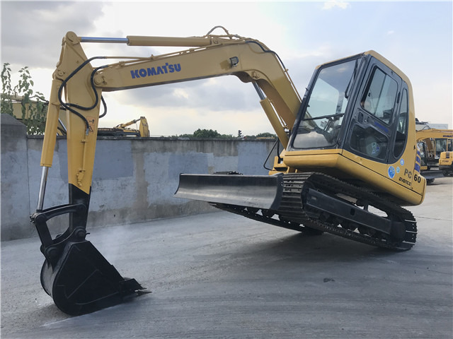 Komatsu PC60 Excavator 6 ton Small Digger Made in Japan - 크롤러 굴삭기 : 사진 4 Komatsu PC60 Excavator 6 ton Small Digger Made in Japan - 크롤러 굴삭기 : 사진 4