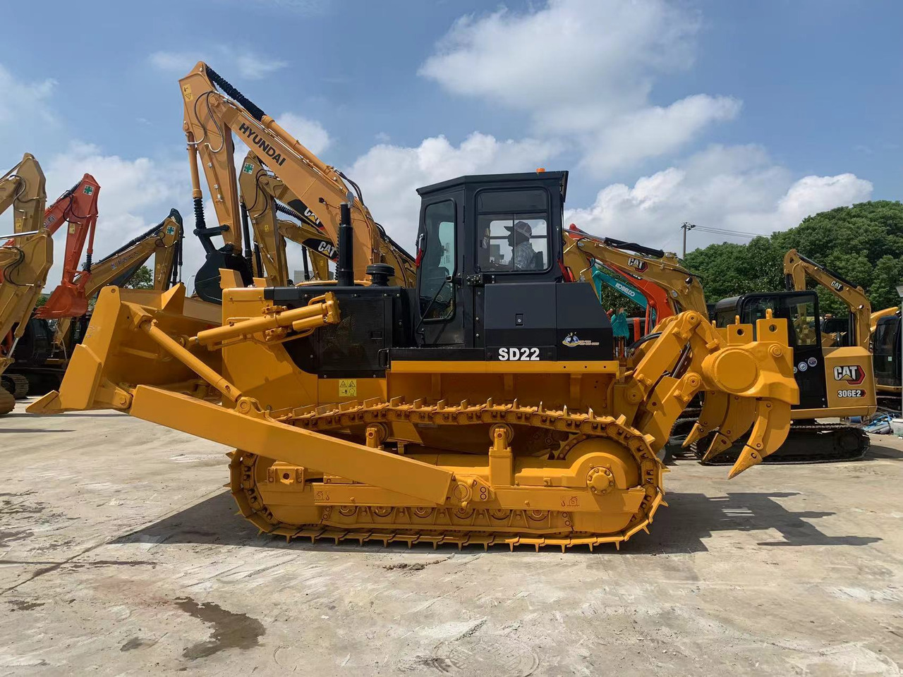 SHANTUI Bulldozer SD22, SD32 Secondhand Tracked Tactor - 불도저 : 사진 2 SHANTUI Bulldozer SD22, SD32 Secondhand Tracked Tactor - 불도저 : 사진 2