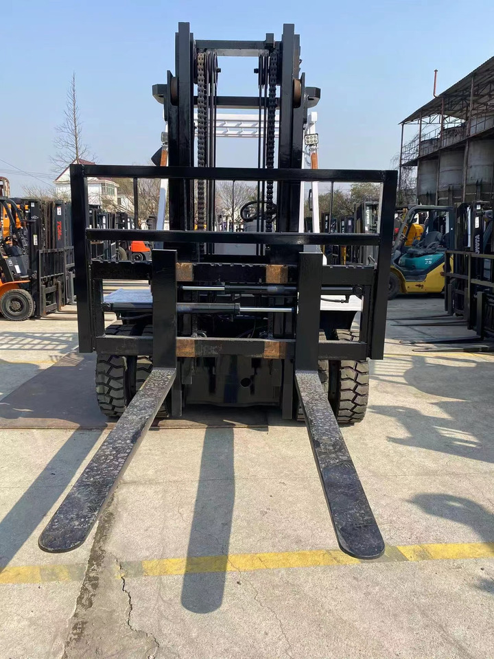 TCM 7 ton Diesel Forklift Used Condition FD70 Forklift Truck - 디젤 지게차 : 사진 5 TCM 7 ton Diesel Forklift Used Condition FD70 Forklift Truck - 디젤 지게차 : 사진 5