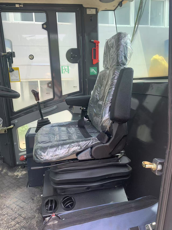 XCMG Vibratory Road roller XS183J Brand New Condition - 로드 롤러 : 사진 5 XCMG Vibratory Road roller XS183J Brand New Condition - 로드 롤러 : 사진 5