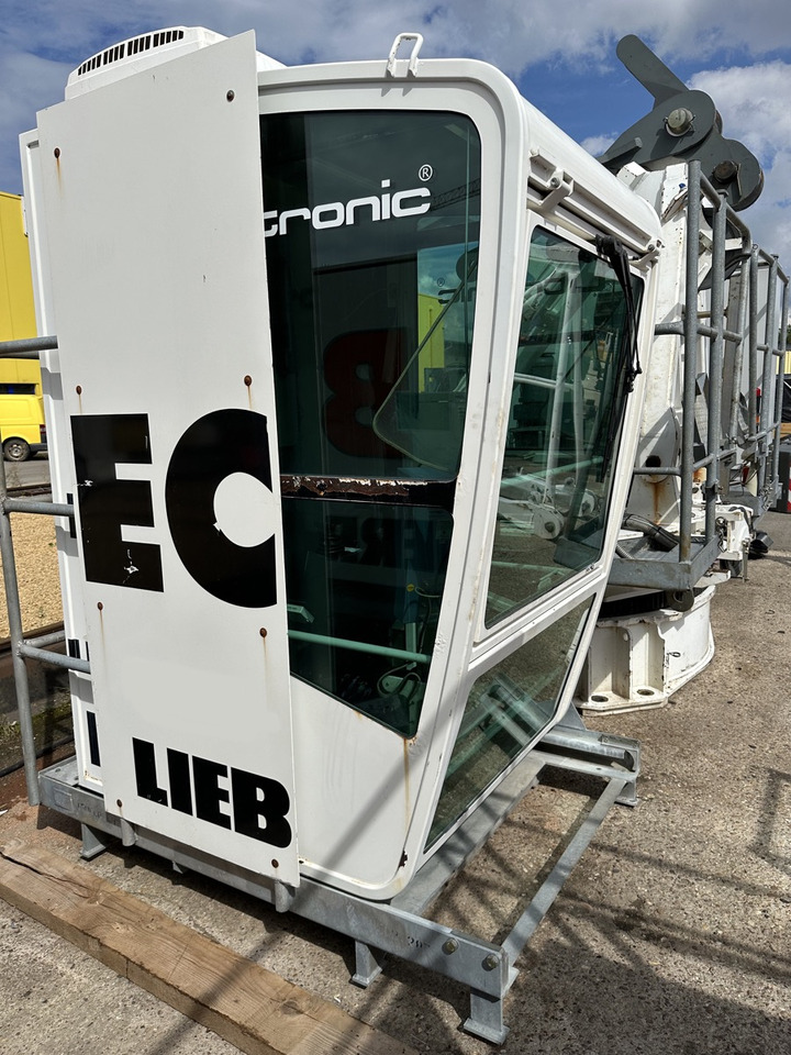 LIEBHERR 150 EC-B 8 Litronic - 타워 크레인 : 사진 1 LIEBHERR 150 EC-B 8 Litronic - 타워 크레인 : 사진 1