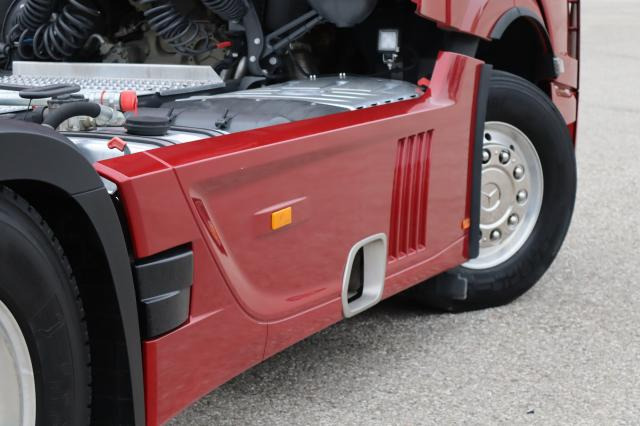 Mercedes-Benz Actros 1851 LS - 트랙터 유닛 : 사진 5 Mercedes-Benz Actros 1851 LS - 트랙터 유닛 : 사진 5