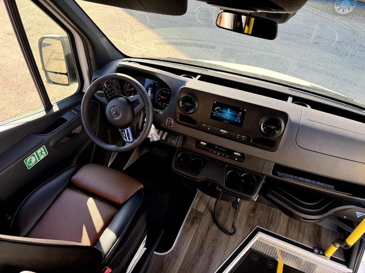 Mercedes-Benz Sprinter 517 - 소형 버스, 승합차 : 사진 2 Mercedes-Benz Sprinter 517 - 소형 버스, 승합차 : 사진 2