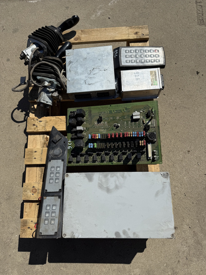 LIEBHERR R926 - ECU 크롤러 굴삭기 용 : 사진 3 LIEBHERR R926 - ECU 크롤러 굴삭기 용 : 사진 3