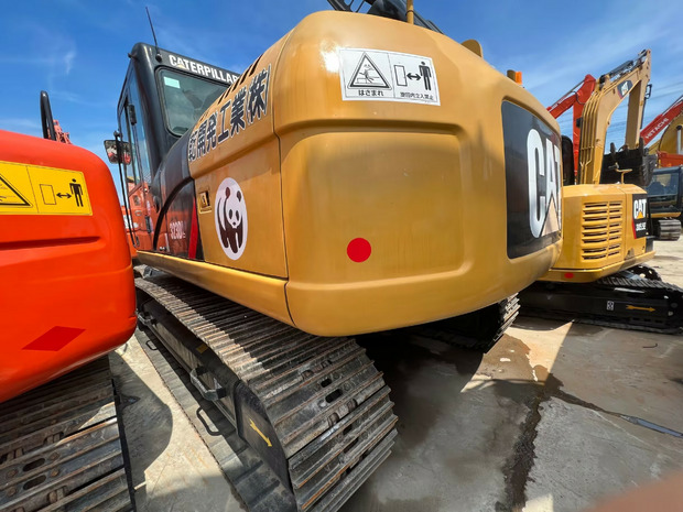 2020 Caterpillar 323D - 크롤러 굴삭기 : 사진 1 2020 Caterpillar 323D - 크롤러 굴삭기 : 사진 1