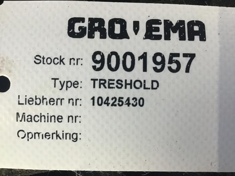 Liebherr A900B Li / A900C Li - 범퍼 : 사진 2 Liebherr A900B Li / A900C Li - 범퍼 : 사진 2