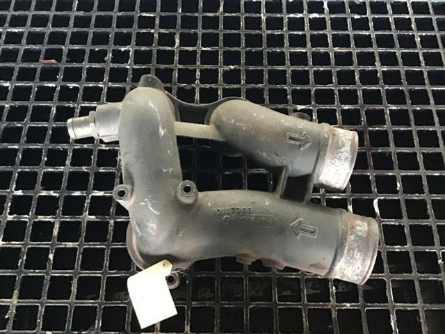 Liebherr Coolant pipe bend - 에어컨 부품 : 사진 2 Liebherr Coolant pipe bend - 에어컨 부품 : 사진 2