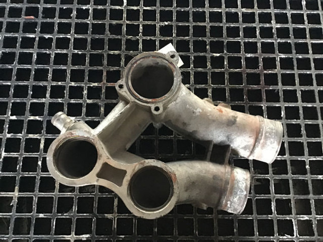 Liebherr Coolant pipe bend - 에어컨 부품 : 사진 3 Liebherr Coolant pipe bend - 에어컨 부품 : 사진 3