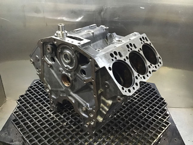 Liebherr Crankcase - 공기 흡입 파이프 : 사진 4 Liebherr Crankcase - 공기 흡입 파이프 : 사진 4