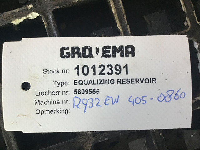 Liebherr Equalizing Reservoir - 팽창 탱크 : 사진 5 Liebherr Equalizing Reservoir - 팽창 탱크 : 사진 5