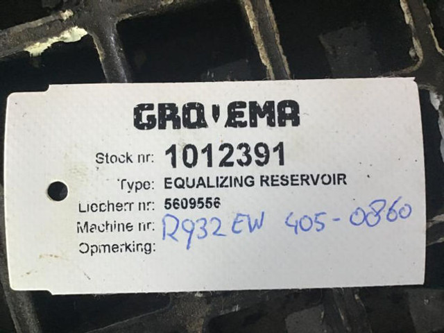 Liebherr Equalizing Reservoir - 팽창 탱크 : 사진 3 Liebherr Equalizing Reservoir - 팽창 탱크 : 사진 3